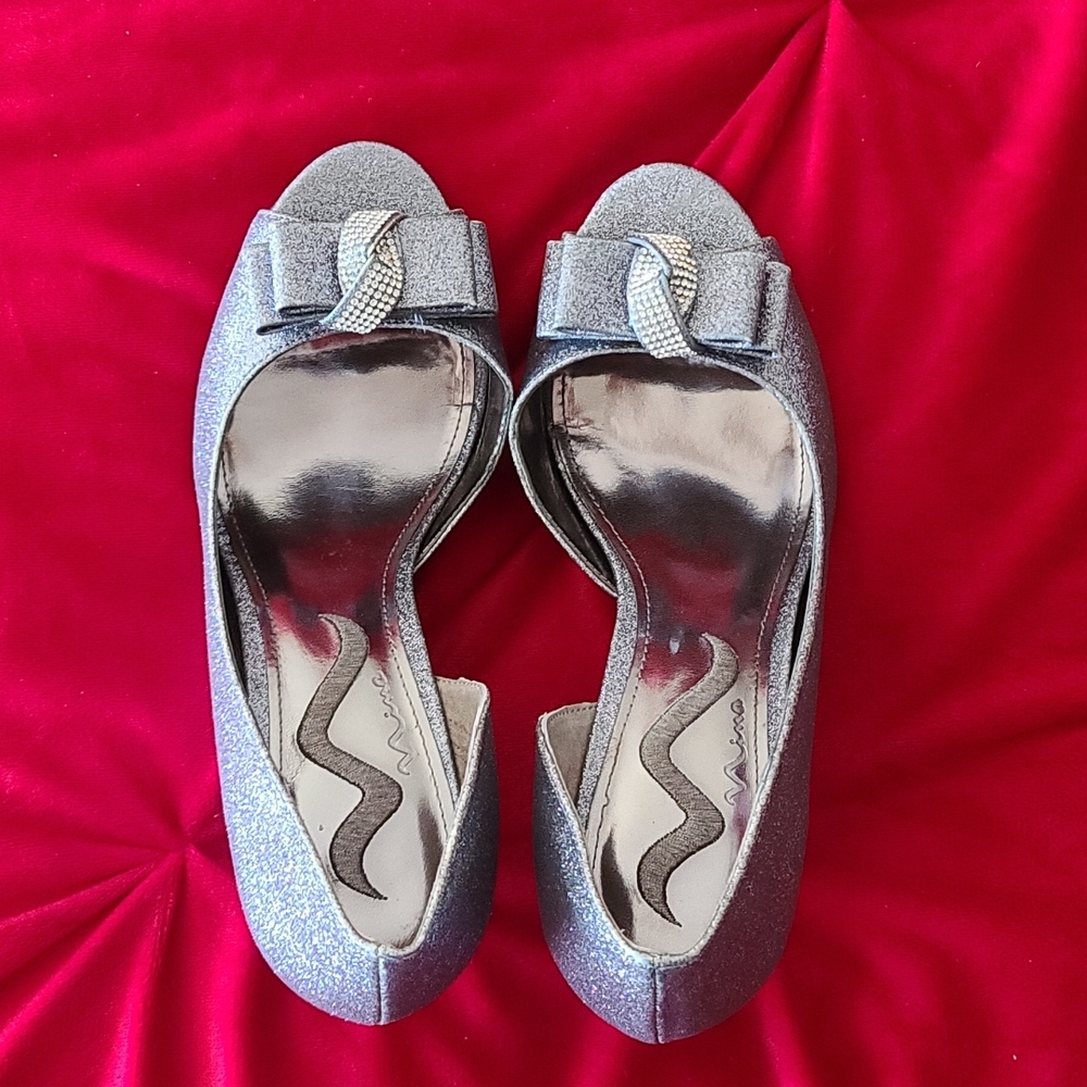 Women's shoes size 7 1/2 Nina wedge heel silver glitter